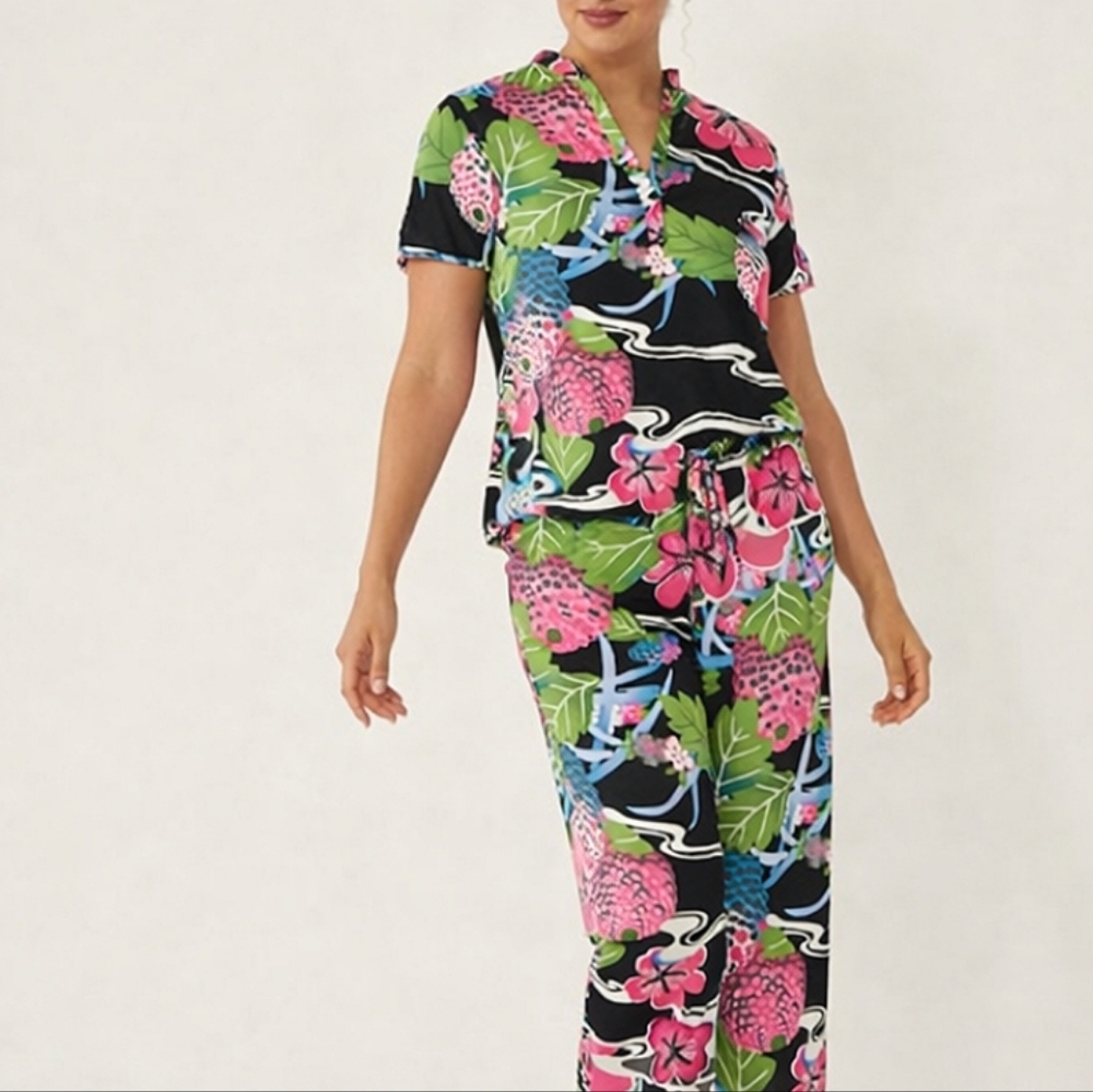 N Natori Pajamas Stretch Silky Satin Short Sleeve Pajama PJ Set Size 1X Tropical